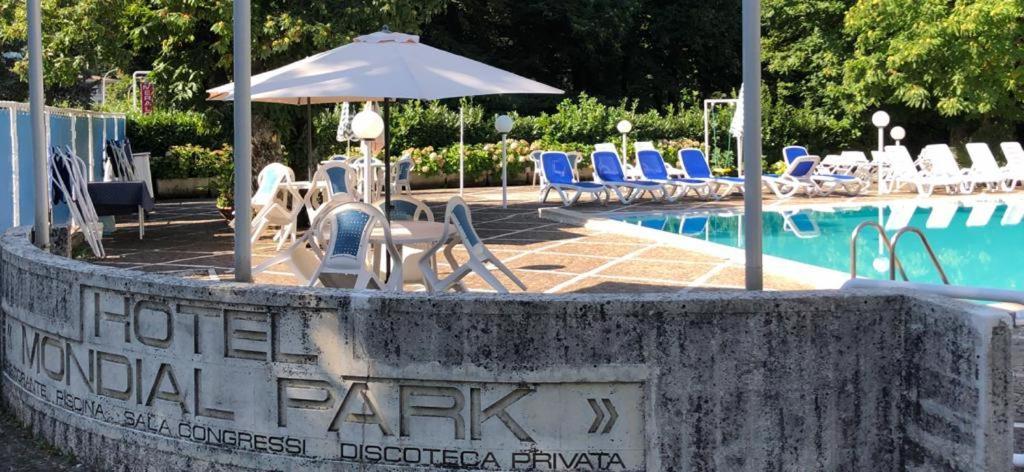Mondial Park Hotel Fiuggi Bagian luar foto