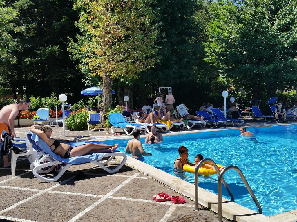 Mondial Park Hotel Fiuggi Bagian luar foto