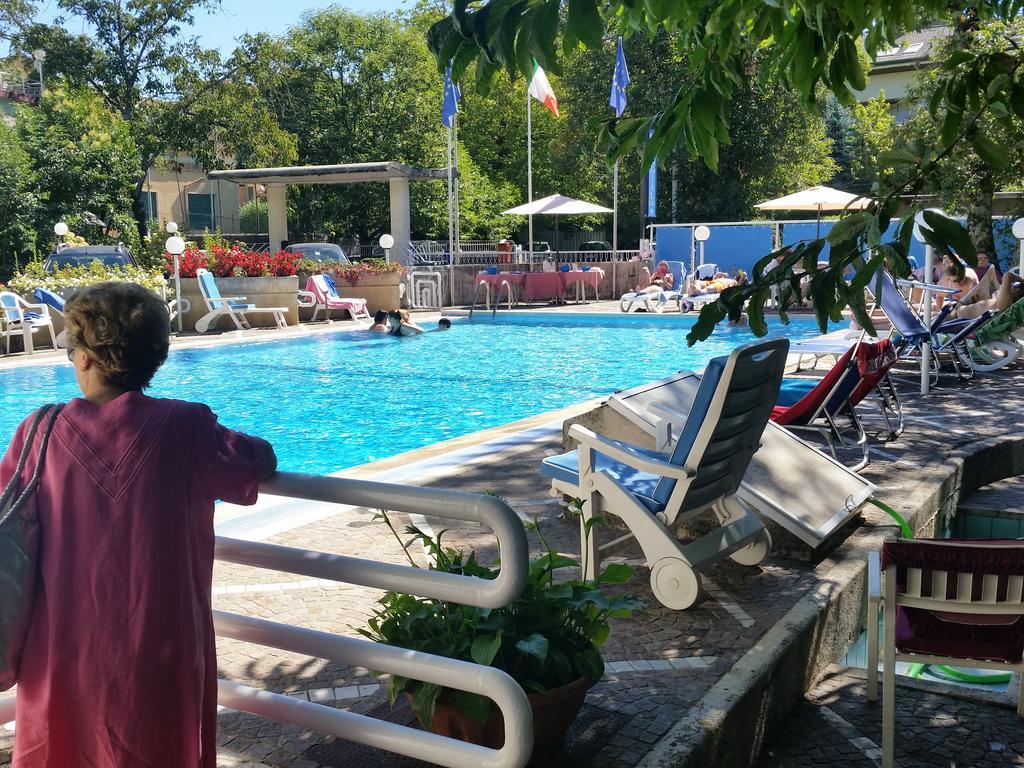 Mondial Park Hotel Fiuggi Bagian luar foto
